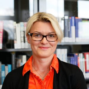 <a href='/38/2b/c9509a210987/page.htm' target='_blank' title='Prof. Dr. Simone Roth'>Prof. Dr. Simone Roth</a>